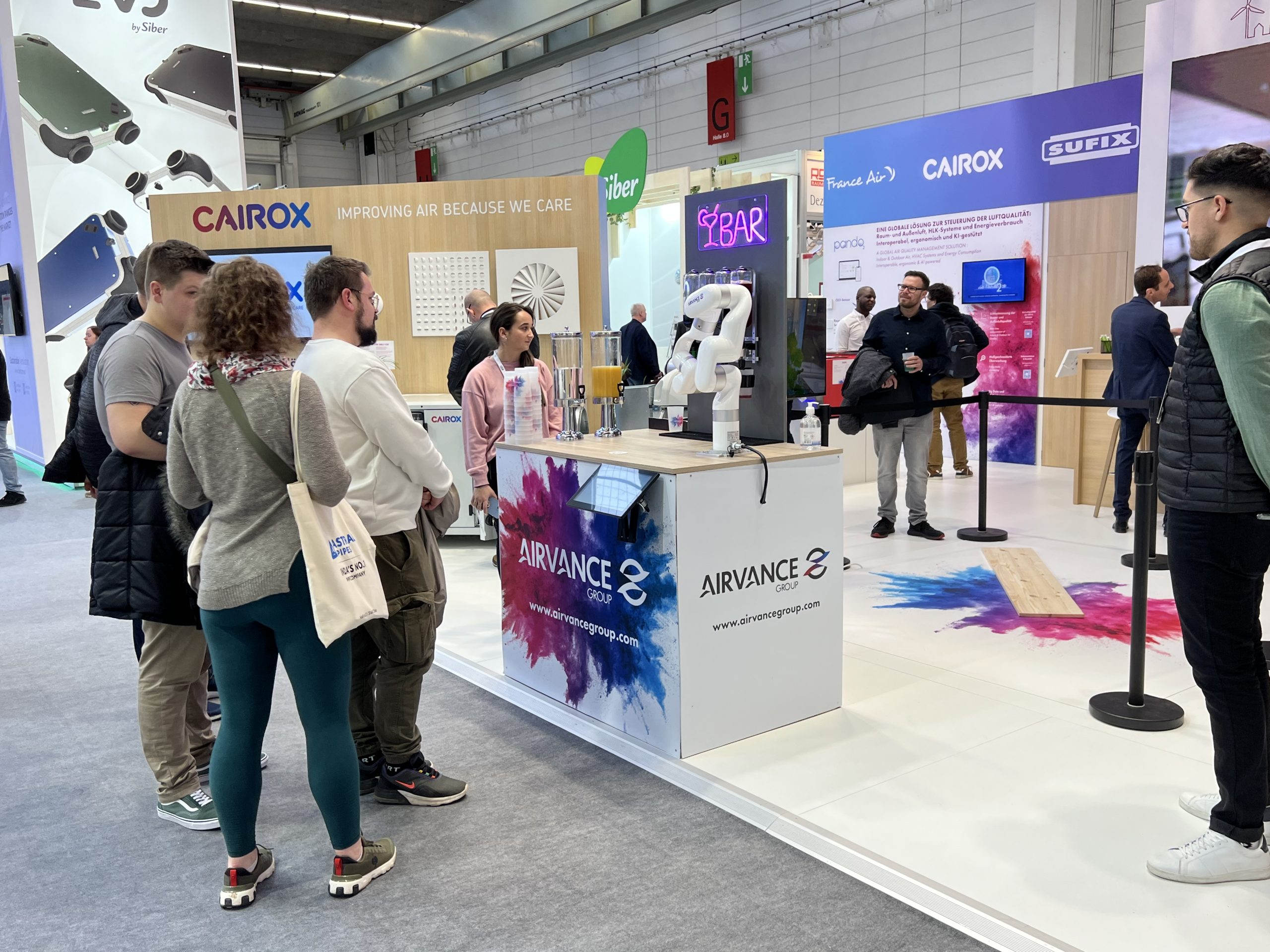 Location de robots à cocktails pour des salons prestigieux et animés.